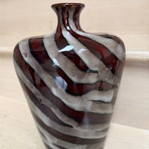 Elegant Zebra Pattern Glass Vase